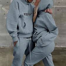 How Essentials Hoodie Combines Fashion and Functionality to Create a Strong Streetwear Identity